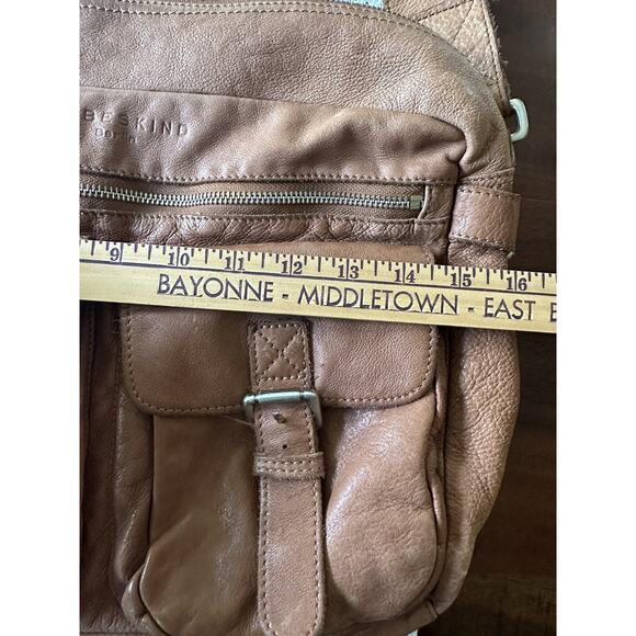 Liebeskind Berlin Genuine Leather Crossbody Shoulder Bag Beige Outside Pockets - Picture 9 of 16